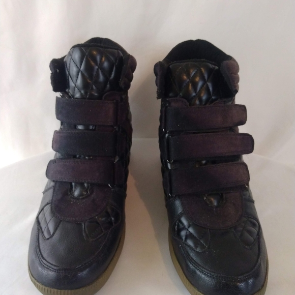 Report Shoes Report Black Quilted Boot Poshmark